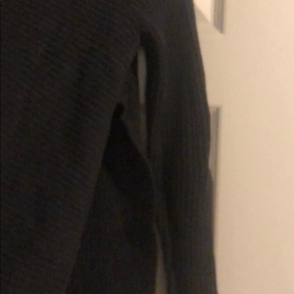 Split sided asymmetrical sweater - Picture 3 of 4